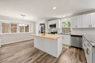 2216 Reverchon Dr, Arlington, TX 76017 - Photo 4