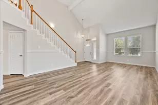 2216 Reverchon Dr, Arlington, TX 76017 - Photo 2
