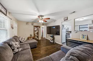 1412 Valley View St, Mesquite, TX 75149 - Photo 4