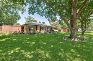 10411 Gooding Dr, Dallas, TX 75229 - Photo 2