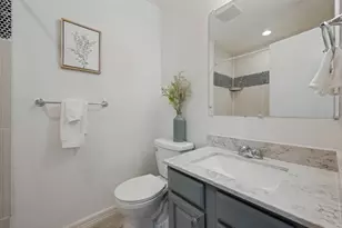 2751 Stonecreek Ct, Carrollton, TX 75006 - Photo 8