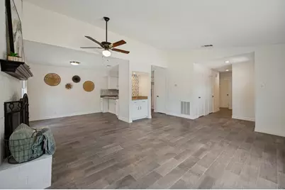 2751 Stonecreek Court, Carrollton, TX 75006 - Photo 4
