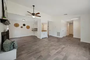 2751 Stonecreek Ct, Carrollton, TX 75006 - Photo 4