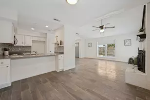 2751 Stonecreek Ct, Carrollton, TX 75006 - Photo 6