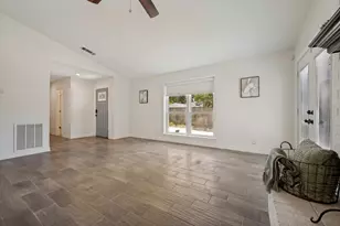 2751 Stonecreek Ct, Carrollton, TX 75006 - Photo 2