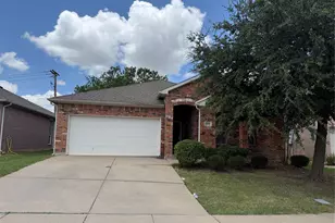 1152 Sunderland Ln, Fort Worth, TX 76134 - Photo 2
