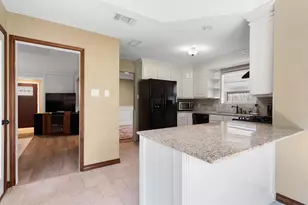 2926 Cripple Creek Trail, Grapevine, TX 76051 - Photo 8