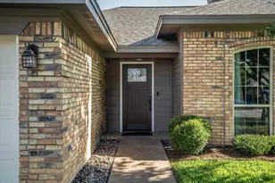 2926 Cripple Creek Trail, Grapevine, TX 76051 - Photo 2