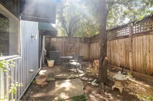 3809 San Jacinto St, Dallas, TX 75204 - Photo 4