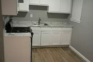 5000 Wilmington Dr, Fort Worth, TX 76107 - Photo 2