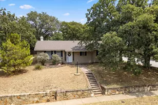 1006 N Lucas Dr, Grapevine, TX 76051 - Photo 2
