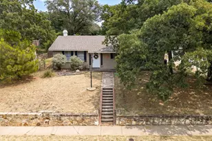 1006 N Lucas Dr, Grapevine, TX 76051 - Photo 1