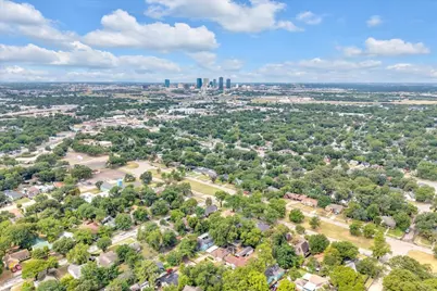 1113 Hudgins Avenue, Fort Worth, TX 76111 - Photo 32