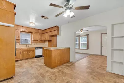 1113 Hudgins Avenue, Fort Worth, TX 76111 - Photo 10