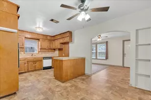 1113 Hudgins Ave, Fort Worth, TX 76111 - Photo 10