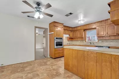 1113 Hudgins Avenue, Fort Worth, TX 76111 - Photo 8