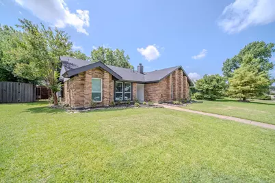 142 Ridgegate Drive, Garland, TX 75040 - Photo 2