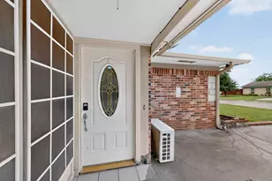 1506 Town Bluff St, Garland, TX 75040 - Photo 22