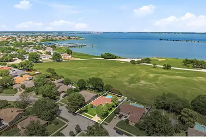 5402 Peninsula Way, Garland, TX 75043 - Photo 2