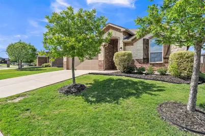 381 Coral Vine Lane, Burleson, TX 76028 - Photo 2