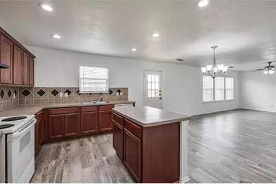8101 Stanton Court, Fort Worth, TX 76120 - Photo 14