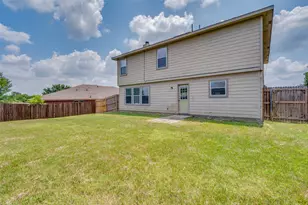 8101 Stanton Ct, Fort Worth, TX 76120 - Photo 36