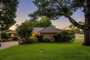 4510 Longacres Ct, Arlington, TX 76016 - Photo 2