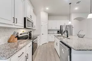 2631 Askern Ct, Grand Prairie, TX 75052 - Photo 8