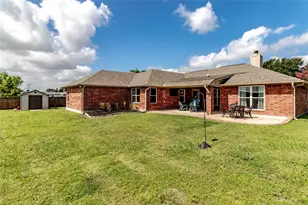 2021 Sunny Cir, Rockwall, TX 75032 - Photo 2
