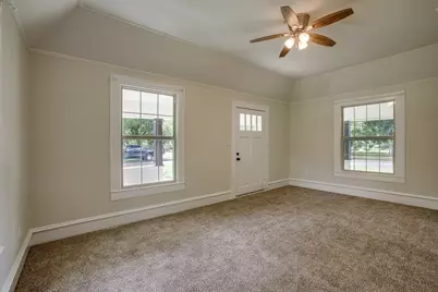 301 Madison Street, Cleburne, TX 76033 - Photo 10