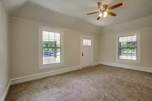 301 Madison St, Cleburne, TX 76033 - Photo 10