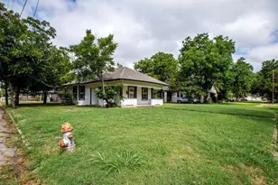 301 Madison St, Cleburne, TX 76033 - Photo 6
