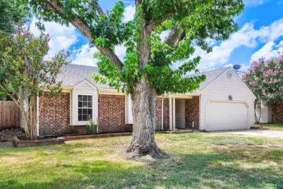 314 Sandlewood Lane, Euless, TX 76039 - Photo 2