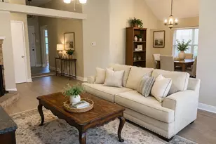 2103 Meadowview Dr, Corinth, TX 76210 - Photo 6