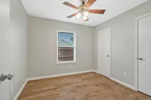 306 Crowe Dr, Euless, TX 76040 - Photo 16