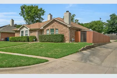 306 Crowe Drive, Euless, TX 76040 - Photo 2