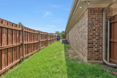 306 Crowe Drive, Euless, TX 76040 - Photo 26