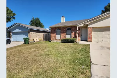 607 Hollyberry Drive, Mansfield, TX 76063 - Photo 2