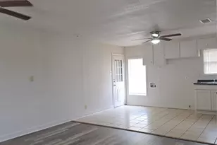 432 Lorna St, Burleson, TX 76028 - Photo 6