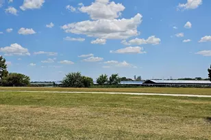5821 Marvin Loving Dr, Garland, TX 75043 - Photo 40