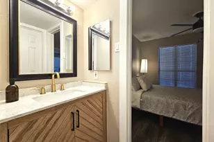 5821 Marvin Loving Dr, Garland, TX 75043 - Photo 22