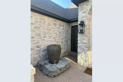 1136 Queen Elizabeth Drive, Waco, TX 76657 - Photo 4