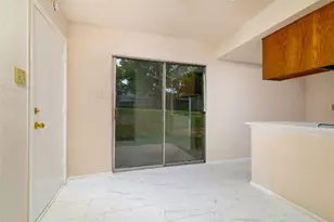 6410 Springfield Dr, Arlington, TX 76016 - Photo 10