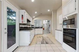 6800 Forest Hills Dr, Plano, TX 75023 - Photo 6