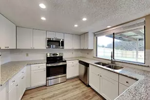 427 Newcastle Dr, DeSoto, TX 75115 - Photo 4