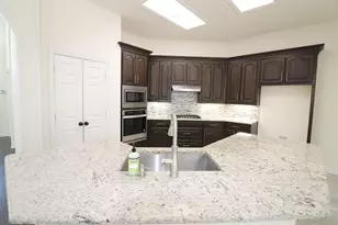 4041 Brazos Dr, Carrollton, TX 75007 - Photo 10