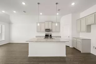 2012 Caicos Rd, Granbury, TX 76049 - Photo 2