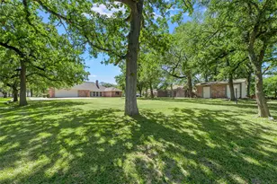 108 Spring Creek St, Lacy Lakeview, TX 76705 - Photo 4