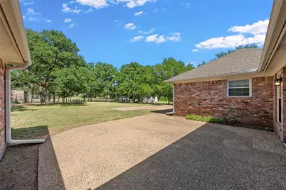 108 Spring Creek Street, Lacy Lakeview, TX 76705 - Photo 28