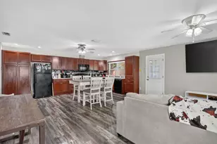 3110 Edelweiss Dr, Grand Prairie, TX 75052 - Photo 4